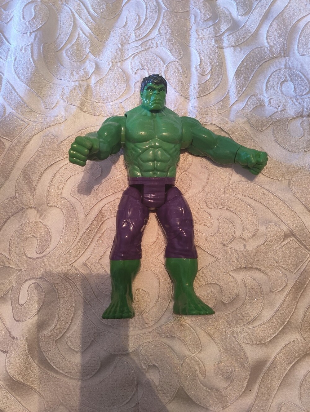 Hasbro Marvel The Avengers: Endgame Titan Hero Hulk Collectible Action Figure